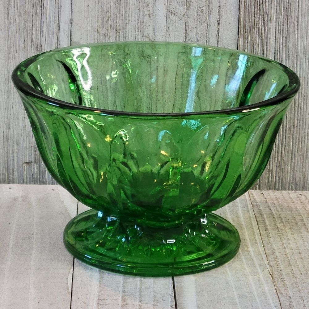 Vintage Anchor Hocking Fairfield Emerald Green Glass Footed Pedestal Bowl